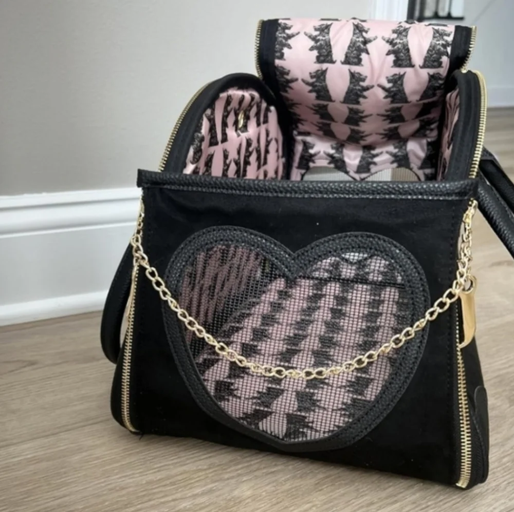 NWT Juicy Couture Pet Carrier Black & Pink Travel Bag for Small Dog & Cat.